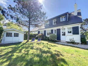Villa Carnac, 4 bedrooms, 9 persons - FR-1-533-37